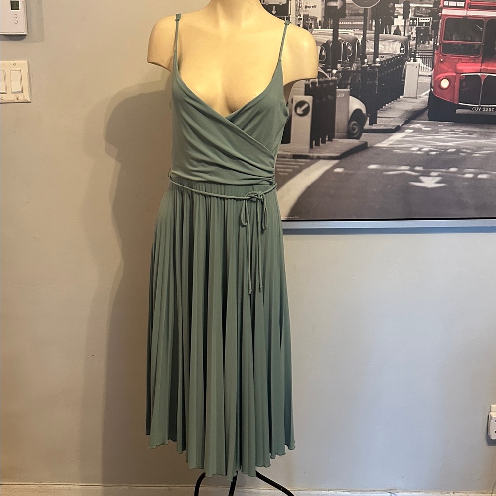 BCBG Paris  dress size M ❤️